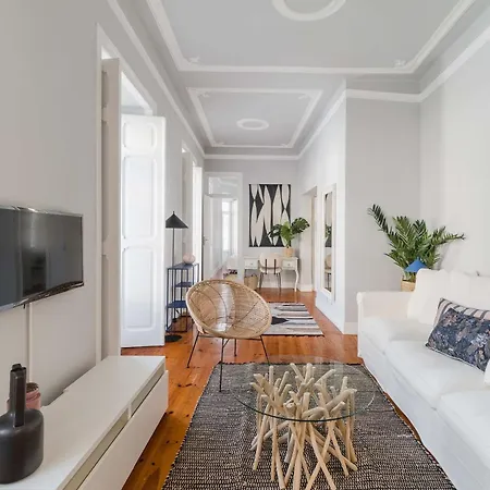 Elegant & Charming 2br Near Lxfactory Lisboa