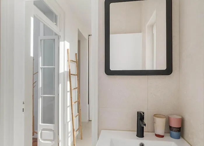 Elegant & Charming 2br Near Lxfactory Apartmán *