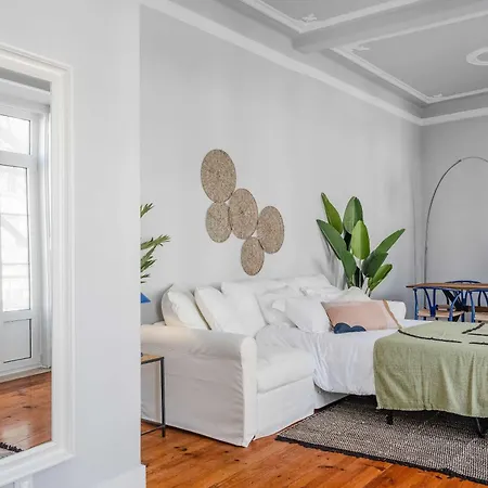 Elegant & Charming 2br Near Lxfactory شقة Lisboa