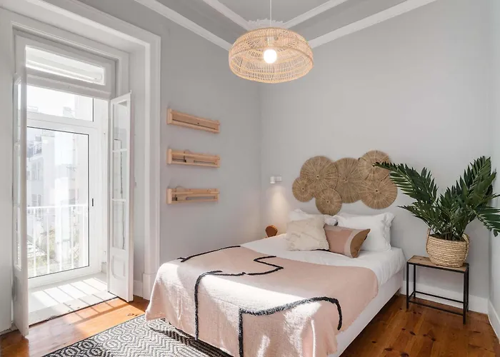 Elegant & Charming 2br Near Lxfactory شقة *