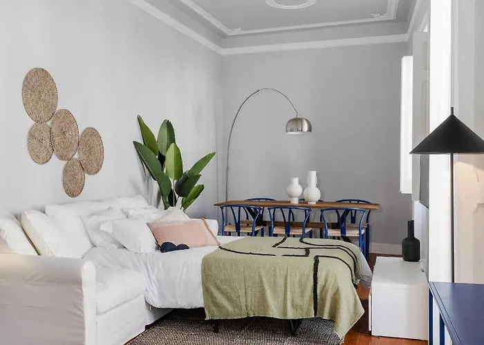 Elegant & Charming 2br Near Lxfactory شقة *