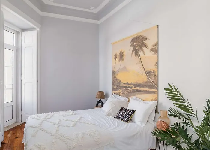 Elegant & Charming 2br Near Lxfactory شقة Lisboa