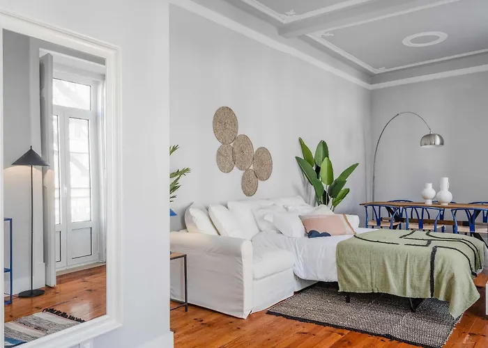 Elegant & Charming 2br Near Lxfactory شقة Lisboa